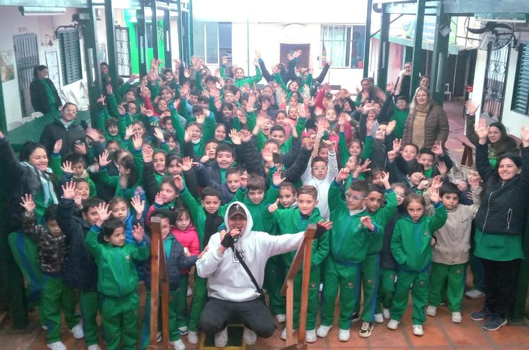 Para Andrés, el rap es mucho más que un género musical, es un canal para educar, sanar y acercar a los jóvenes a la fe. Para Andrés, el rap es mucho más que un género musical, es un canal para educar, sanar y acercar a los jóvenes a la fe.