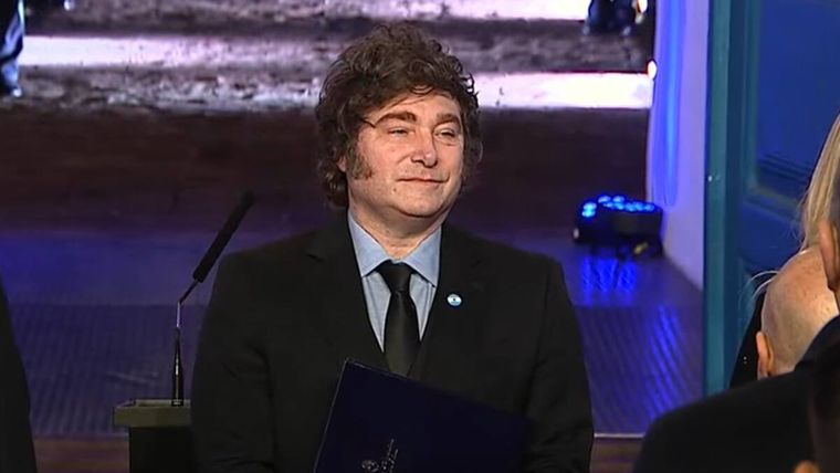 Javier Milei celebró el Día de la Independiencia en Tucumán: Estamos desendeudando al país. Javier Milei celebró el Día de la Independiencia en Tucumán: Estamos desendeudando al país.