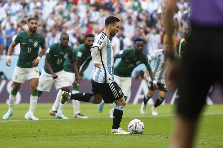 Messi marcó el primer gol argentino. Foto: EFE
