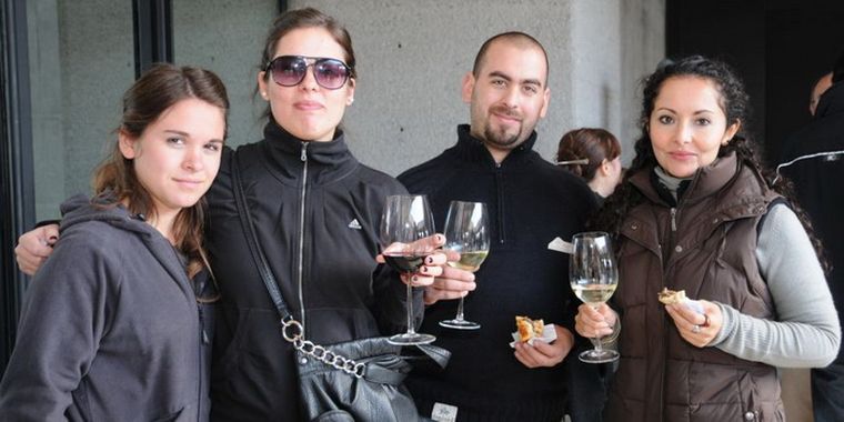 Un brindis de mujeres por los 200 años de la patria. Foto: Gentileza