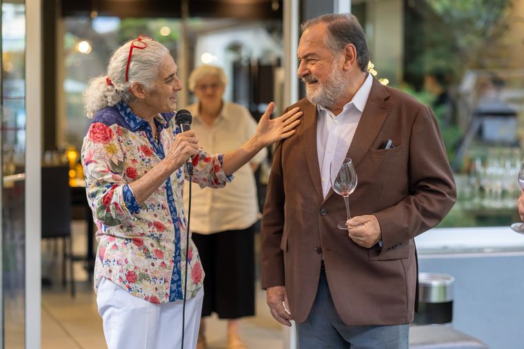 Beatriz Barbera presentó a Michel Rolland con mucha calidez. Beatriz Barbera presentó a Michel Rolland con mucha calidez.