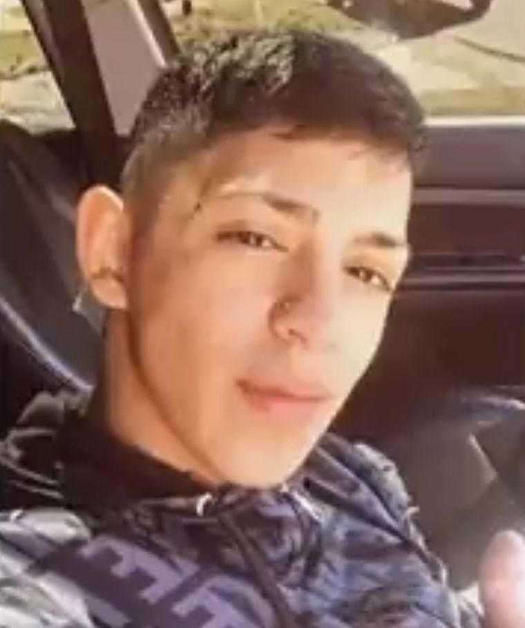 Tomás fue atropellado por un desconocido y luego lo atacó un efectivo policial