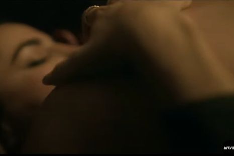 Una oportunidad de fomentar el calor en la pareja. Créditos: Amazon Prime Una oportunidad de fomentar el calor en la pareja. Créditos: Amazon Prime