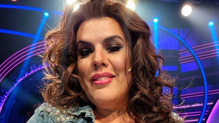 Interceptada por la prensa, la comediante hizo algunas declaraciones en su defensa. Foto: Instagram @costaokis