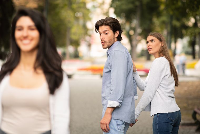 El horóscopo revela quiénes no resisten la tentación de opinar en dramas ajenos.