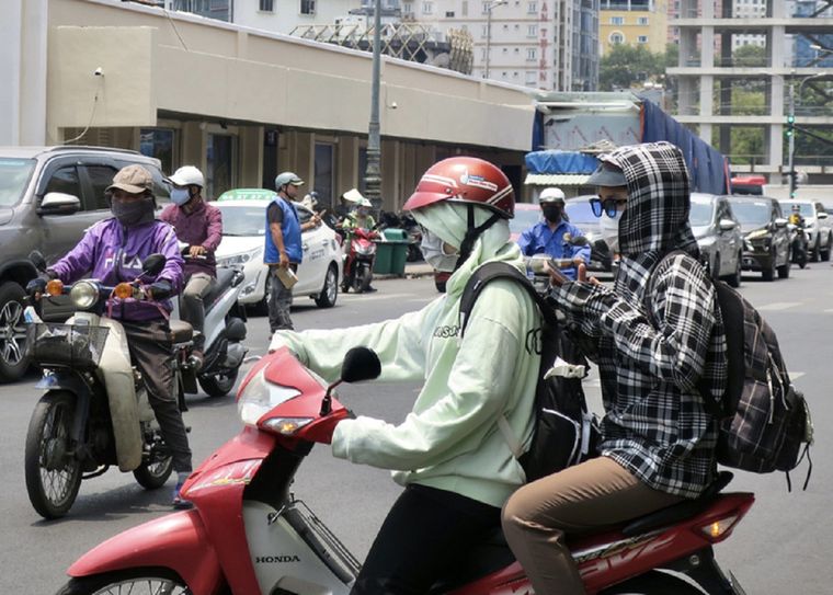 La gente encuentra maneras de evitar el calor mientras viaja Foto: Foto: TTD