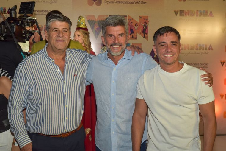 Mario Abed, intendente de Junín, Ulpiano Suárez, intendente de la Ciudad de Mendoza, Marcos Calvente, intendente de Guaymallén. Mario Abed, intendente de Junín, Ulpiano Suárez, intendente de la Ciudad de Mendoza, Marcos Calvente, intendente de Guaymallén.