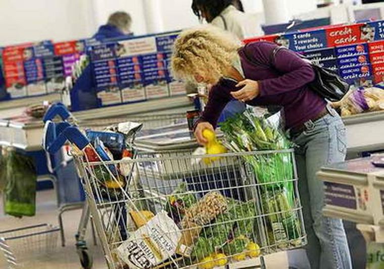 La empresa Ibarómetro llevó a cabo la encuesta. Foto: AFP