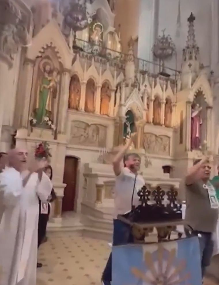 Una nueva misa terminó con cánticos kirchneristas Foto: Captura de video
