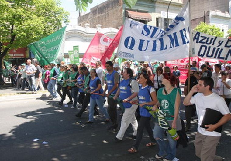 Trabajadores de la CTA en Capital Federal protestan por los indicentes. Foto: NA