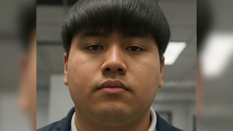 Las autoridades difundieron una imagen de Tony Janzen Valverde Victoriano, alias “Pequeño J”, el presunto narco peruano de 20 años, señalado como el supuesto ideólogo del triple crimen en Florencio Varela.