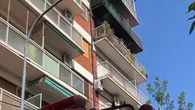 Un incendio registrado este jueves en un departamento del barrio porteño de Palermo dejó como saldo cinco personas afectadas, entre ellas un hombre con graves quemaduras. Un incendio registrado este jueves en un departamento del barrio porteño de Palermo dejó como saldo cinco personas afectadas, entre ellas un hombre con graves quemaduras.