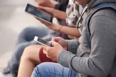 El auge de la virtualidad trae dificultades en la salud mental. El auge de la virtualidad trae dificultades en la salud mental.