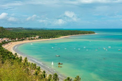 En pleno septiembre, este pueblo de Brasil mantiene el mar cerca de los 26 grados y entra en su temporada más seca.
