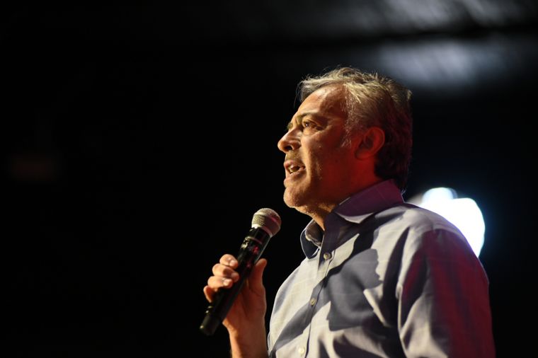 Cornejo y los otros cuatro candidatos deberán participar, sino serán sancionados Foto: Prensa Cornejo