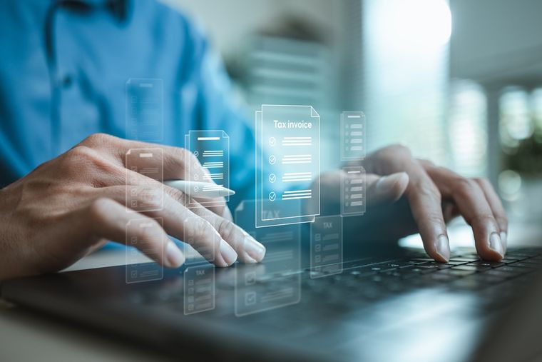 Las herramientas digitales en dispositivos móviles facilitan la digitalización de archivos en papel. Las herramientas digitales en dispositivos móviles facilitan la digitalización de archivos en papel.
