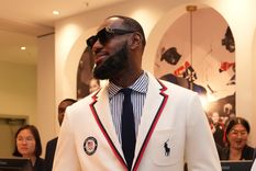 LeBron James ya está listo para la inauguración de París 2024, en la que será abanderado de Estados Unidos. Foto: @TeamUSA LeBron James ya está listo para la inauguración de París 2024, en la que será abanderado de Estados Unidos. Foto: @TeamUSA