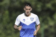 Al menos por ahora, Ricardo Centurión no puede jugar para Oriente Petrolero. El ex Vélez acumula una larga inactividad. Foto: NA