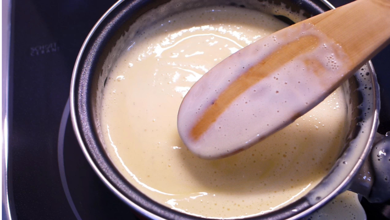 La receta funciona también con leches vegetales, aunque espesa un poco menos. La receta funciona también con leches vegetales, aunque espesa un poco menos.