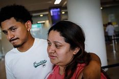 Emerson Colindres y su madre, Ada Baquedano.