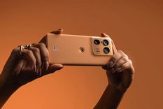 El nuevo teléfono de Motorola promete revolucionar la fotografía con tres sensores de 50MP.