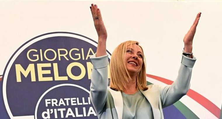 Meloni lidera la coalición de derecha de la que también forman parte Matteo Salvini y Silvio Berlusconi Foto: DW/AFP
