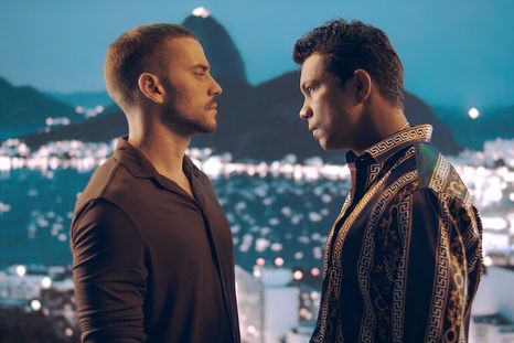 Un cruce peligroso. Un cruce peligroso.