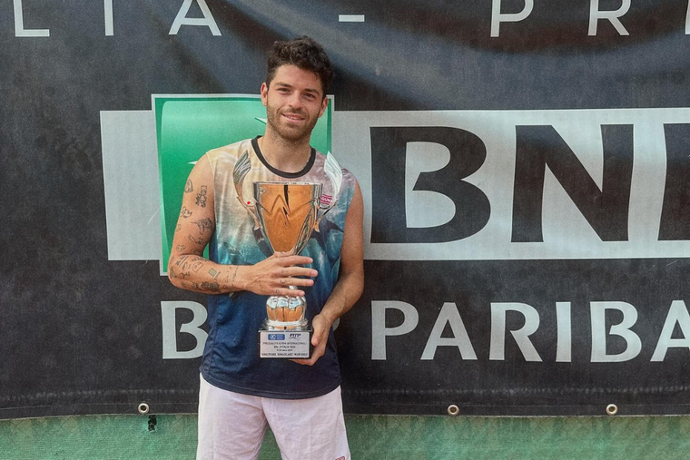 Facundo Juárez Vila se recuperó y brilla en el tenis europeo