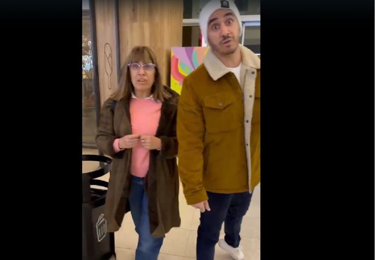 Luciano Bento y Marta Boiza, en  medio de la agresión. Foto: Captura de video