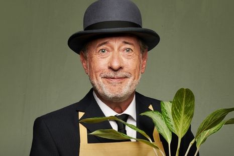 Guillermo Francella regresa al teatro con Desde el jardín. Guillermo Francella regresa al teatro con Desde el jardín.