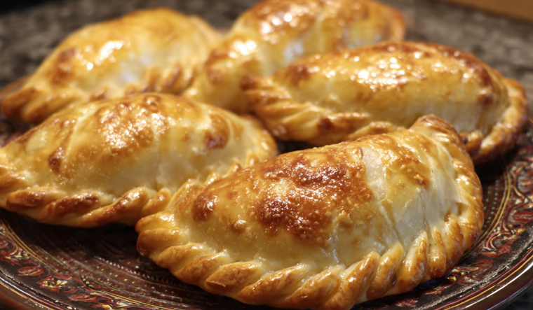 Receta de empanadas de mozzarella y cebolla Receta de empanadas de mozzarella y cebolla