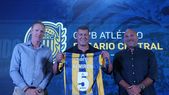 Jorge Almirón fue presentado en sociedad en la sede de Rosario Central y habló de los objetivos que su equipo deberá afrontar en este 2026. Jorge Almirón fue presentado en sociedad en la sede de Rosario Central y habló de los objetivos que su equipo deberá afrontar en este 2026.