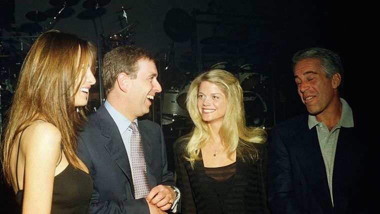 Melania Trump, el príncipe Andrés, Gwendolyn Beck y Jeffrey Epstein en una fiesta en el club Mar-a-Lago, Palm Beach, Florida, 12 de febrero de 2000. Foto: RT