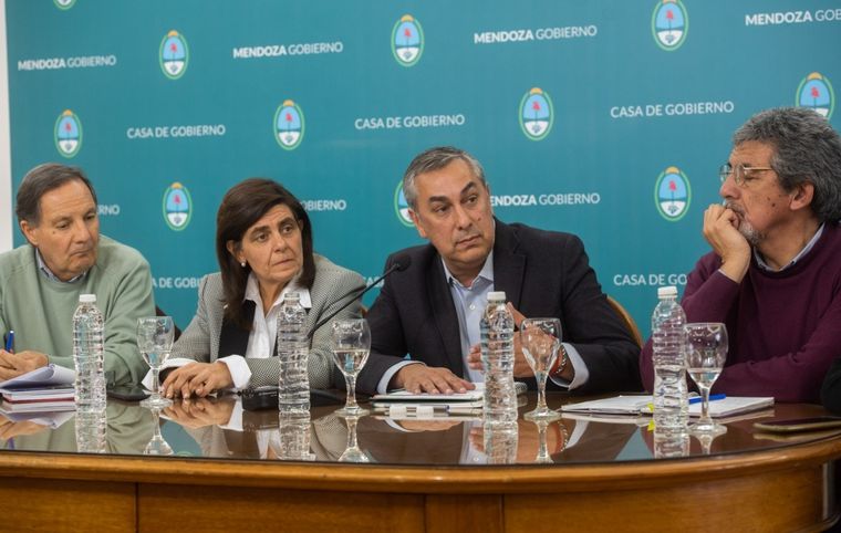 Vaquié, en diálogo con la prensa Foto: Prensa Gobierno de Mendoza