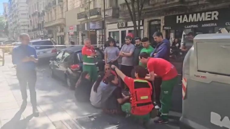 Personal del SAME asistiendo a los evacuados Foto: Captura de video