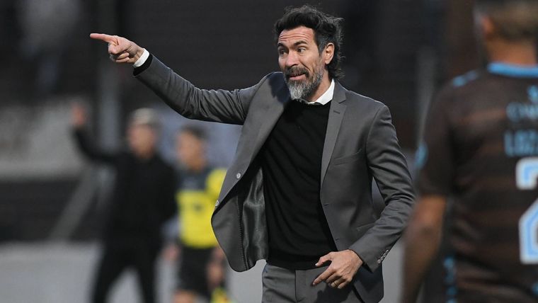 Eduardo Domínguez y una grandilocuente sentencia luego de ganarle a Boca. Foto: Télam