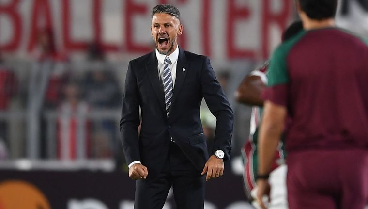 Martín Demichelis bancó a Franco Armani. Foto: Télam