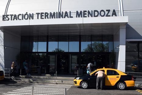 refuerzan por tres anos la presencia policial en la terminal de mendoza refuerzan por tres anos la presencia policial en la terminal de mendoza