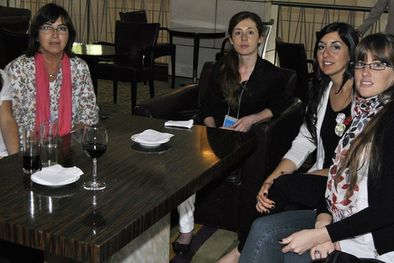 MDZol | Mesa de amigas: Marta Martinelli, Cecilia Iuvaro, Silvina Keil, María Faillace y Julieta Svetliza. Foto: Gentileza Silvina Regazzoni