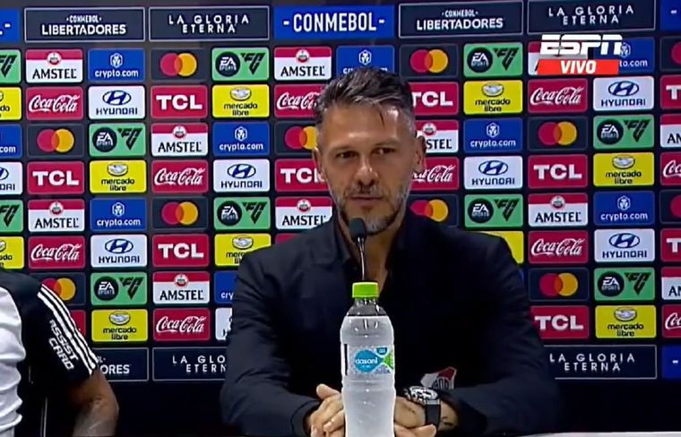 El DT habló en conferencia de prensa.