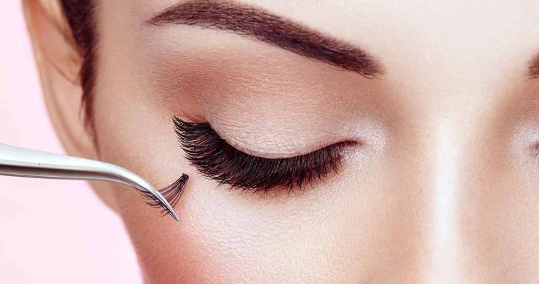 Es tu primera vez con extensiones de pestañas: ¡esto es todo lo que debes saber si las usarás!