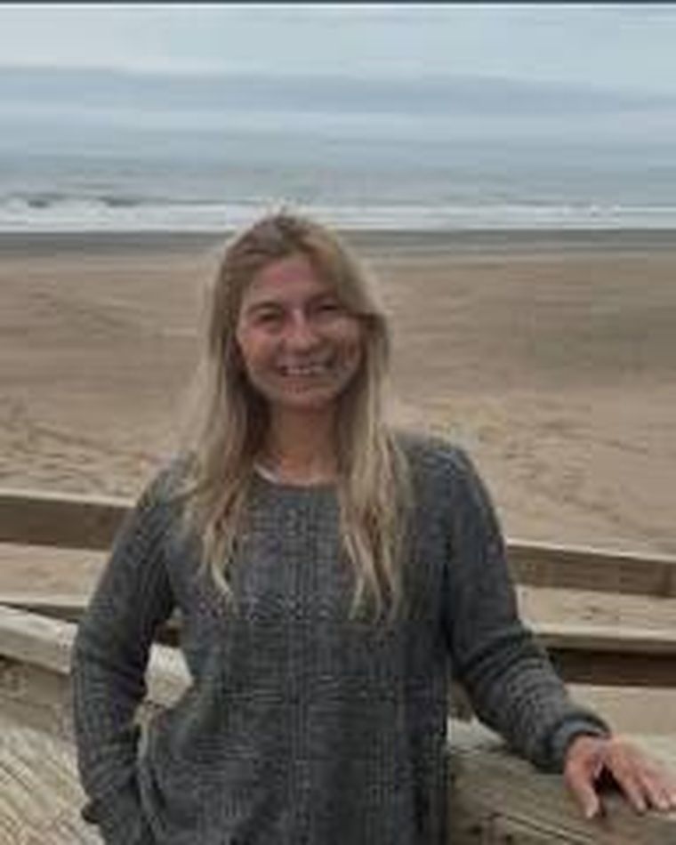 La ahora ex concejal libertaria Elizabeth Villalba, quien tras la traición a sus pares se quedo con la vicepresidencia del Consejo deliberante del Partido de la Costa La ahora ex concejal libertaria Elizabeth Villalba, quien tras la traición a sus pares se quedo con la vicepresidencia del Consejo deliberante del Partido de la Costa