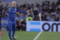 Dorival Júnior quedó en la cuerda floja tras el histórico baile de Argentina a Brasil. Foto: EFE