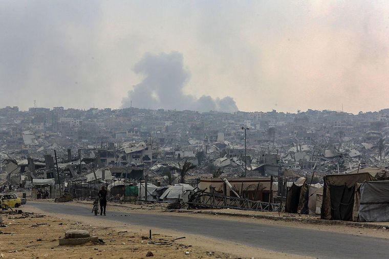 Ambas partes se acusaron mutuamente de romper el acuerdo de alto el fuego e Israel volvió a atacar Gaza.