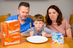 Ashton fue diagnosticado en julio de este año con ARFID, una fobia a la comida. Foto: Carter News