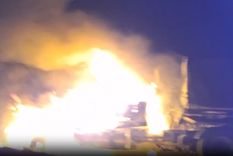 El fuego en el camión. Foto: Captura El fuego en el camión. Foto: Captura