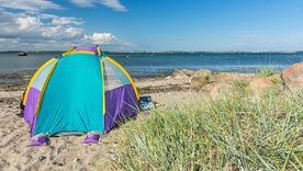 Acampar en la playa es una excelente alternativa para reducir los costos Foto: shutterstock