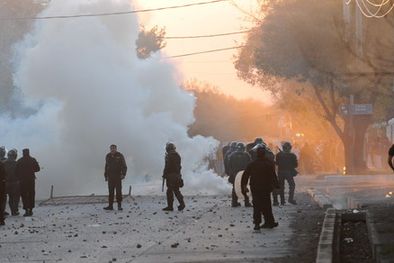 MDZol | Hay 26 aprehendidos y 15 policías lesionados, según Caleri. Foto: Pachy Reynoso / MDZ