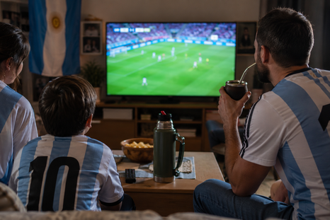 Las reuniones familiares, las cábalas y el mate aparecen entre las costumbres más habituales de los argentinos durante el Mundial 2026. Las reuniones familiares, las cábalas y el mate aparecen entre las costumbres más habituales de los argentinos durante el Mundial 2026.