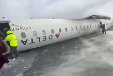 El avión que se estrelló en Toronto. Foto: Captura El avión que se estrelló en Toronto. Foto: Captura